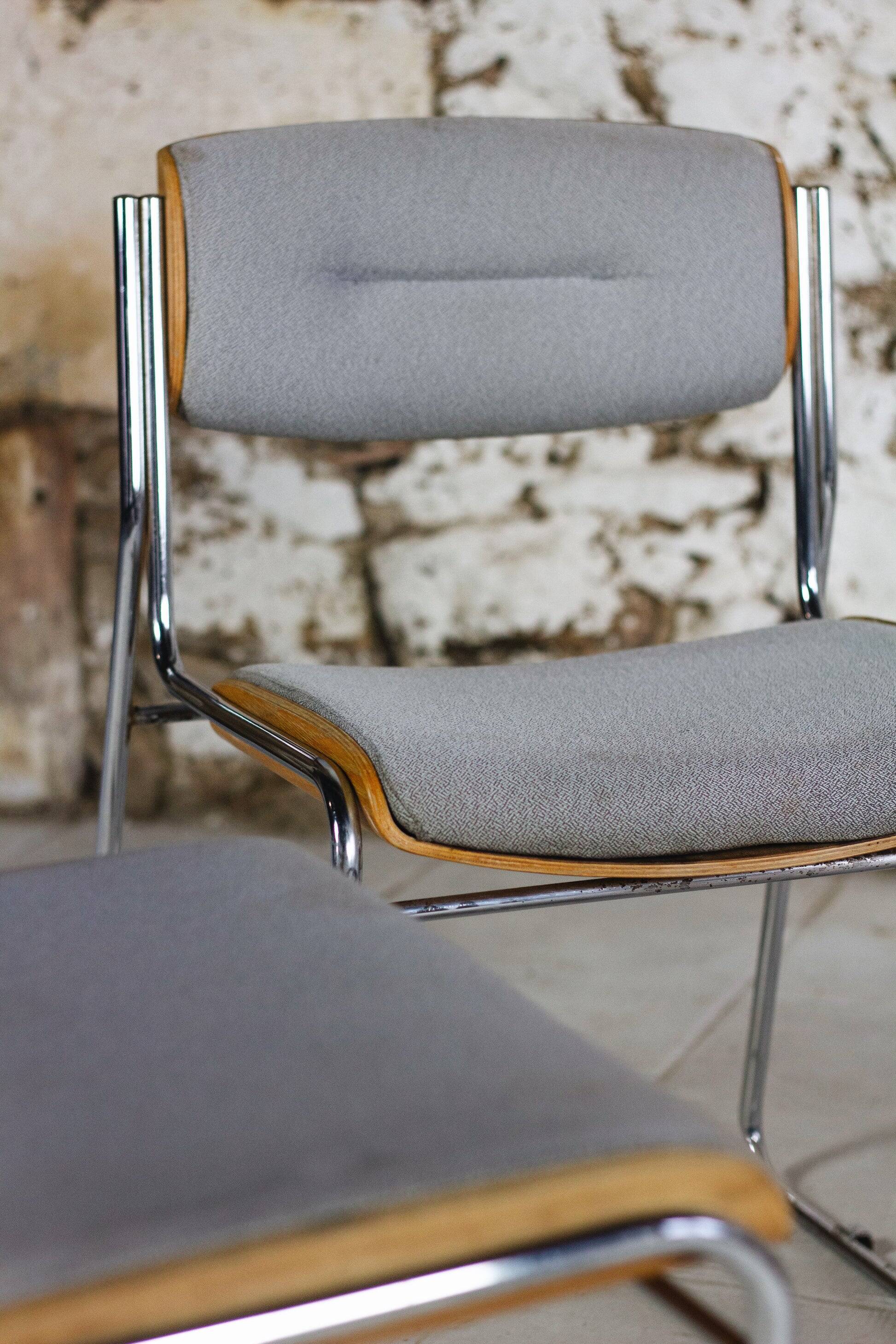 4 conference chairs from La Sorbonne, 1970