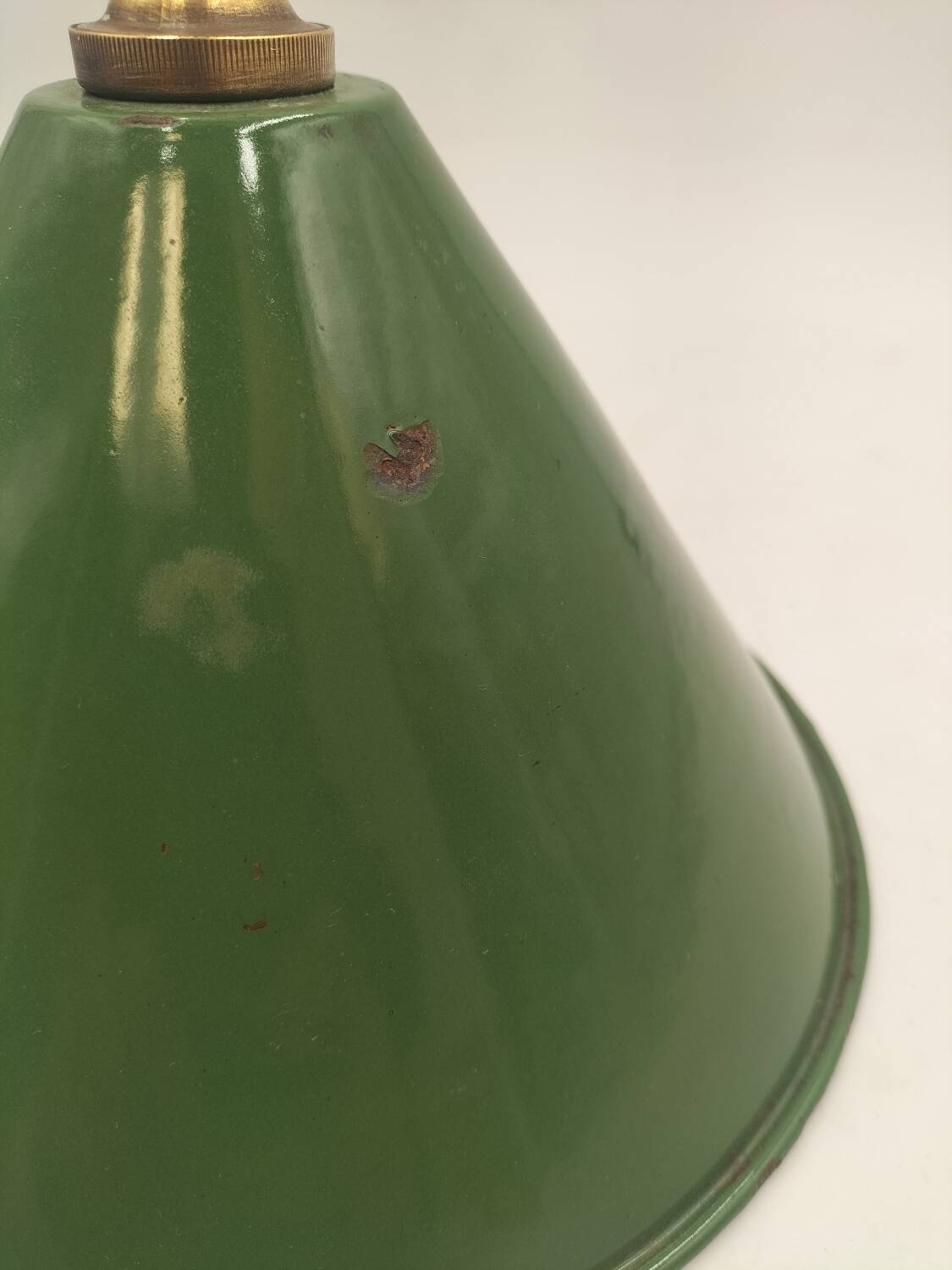 Enamelled sheet metal cone suspension