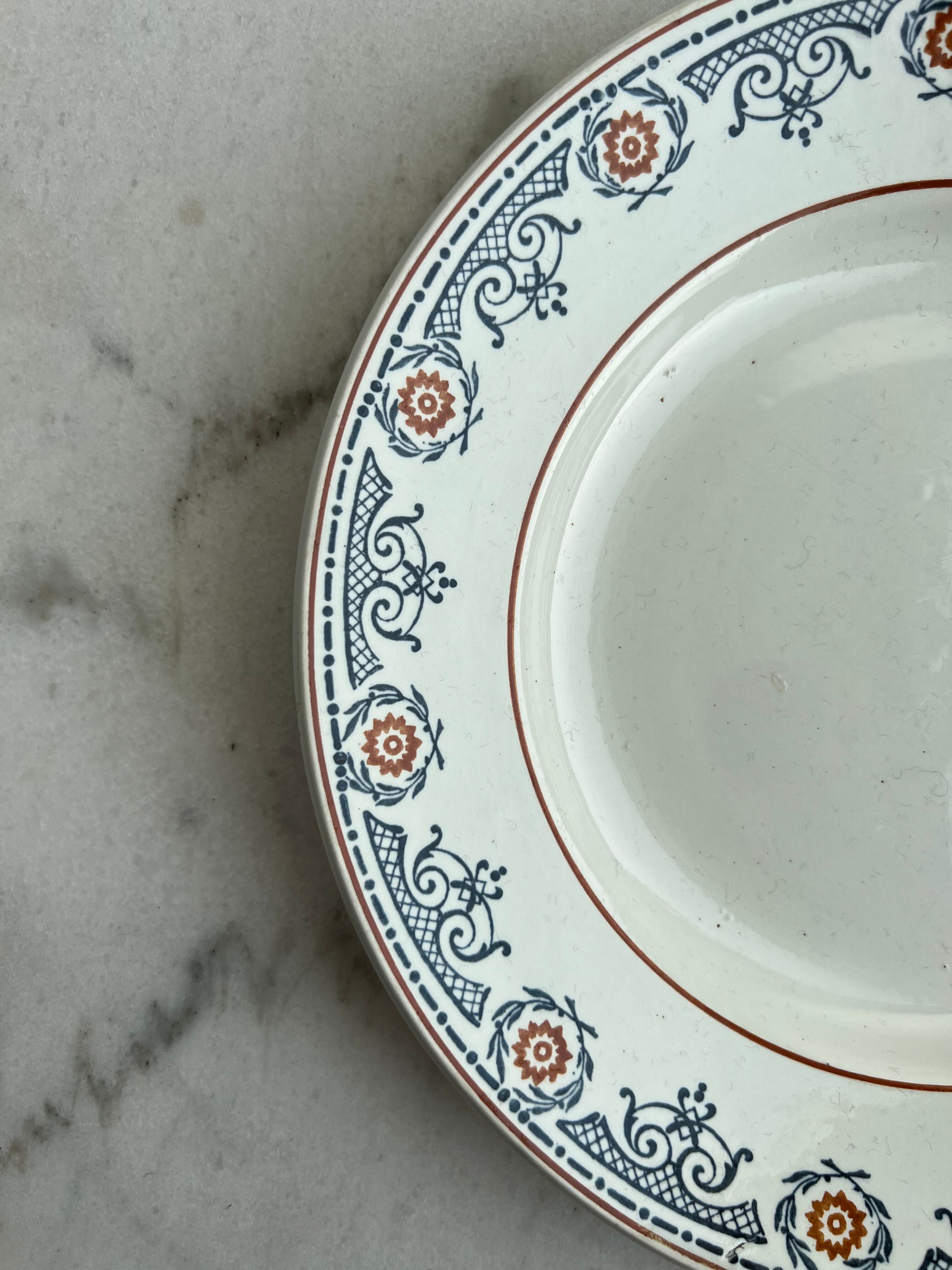 Flat plate Saint Amand