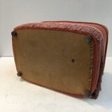 Velvet pouf in old pink color with fringes