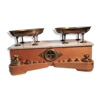 Napoleon III-style wooden table balance