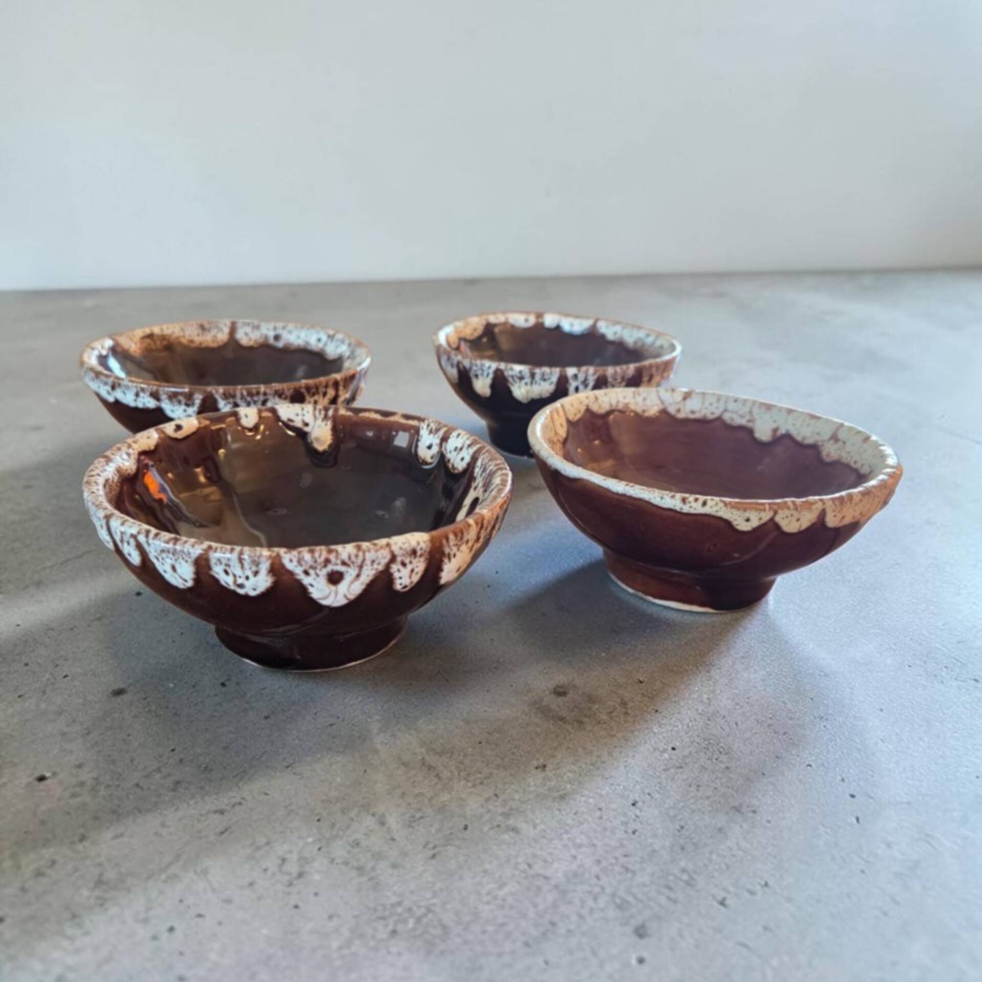 Lot of 4 ceramic bowls
