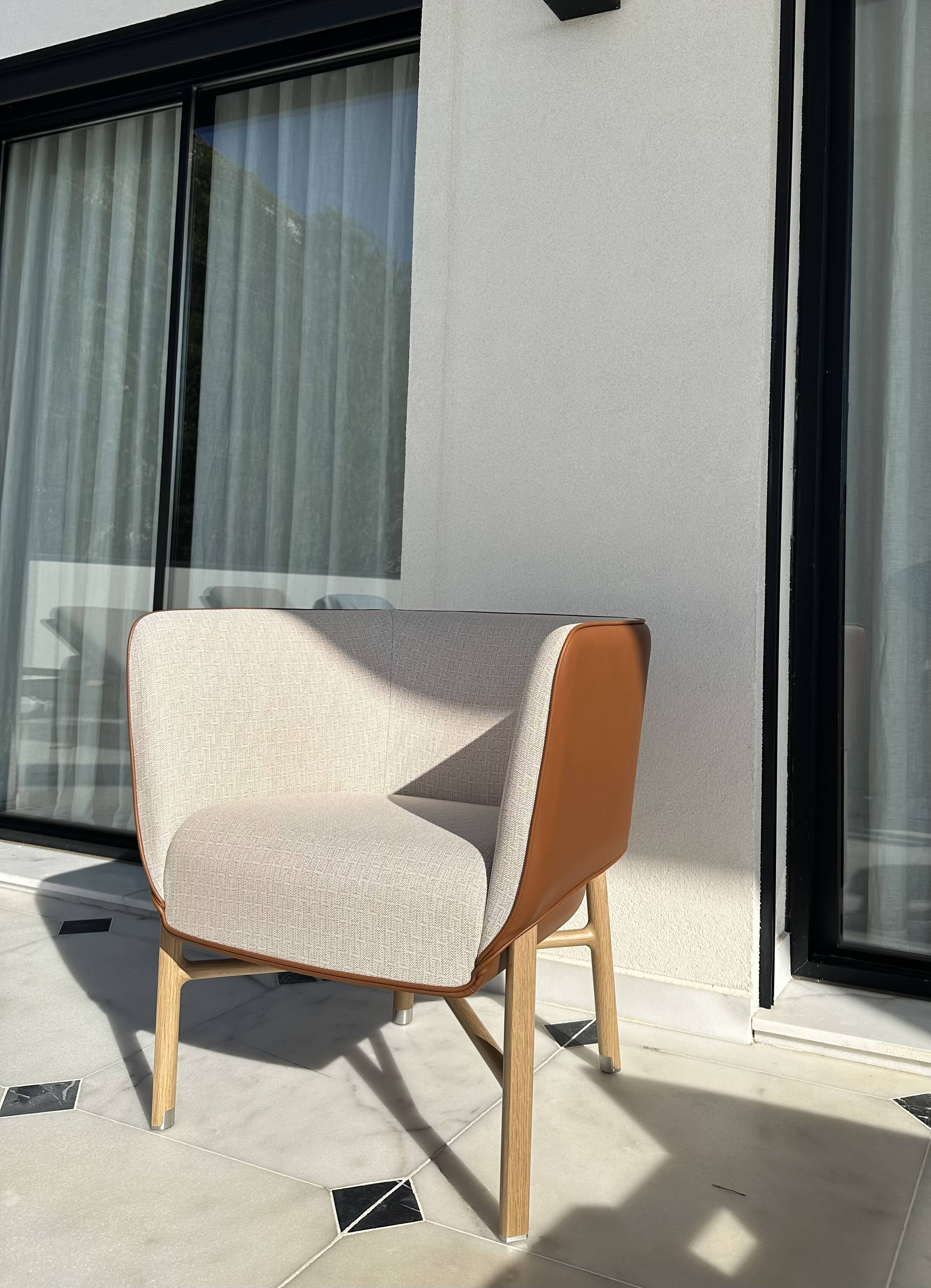 Cabriolet armchair in oak, Cravache Fauve/Seige leather, Hermès