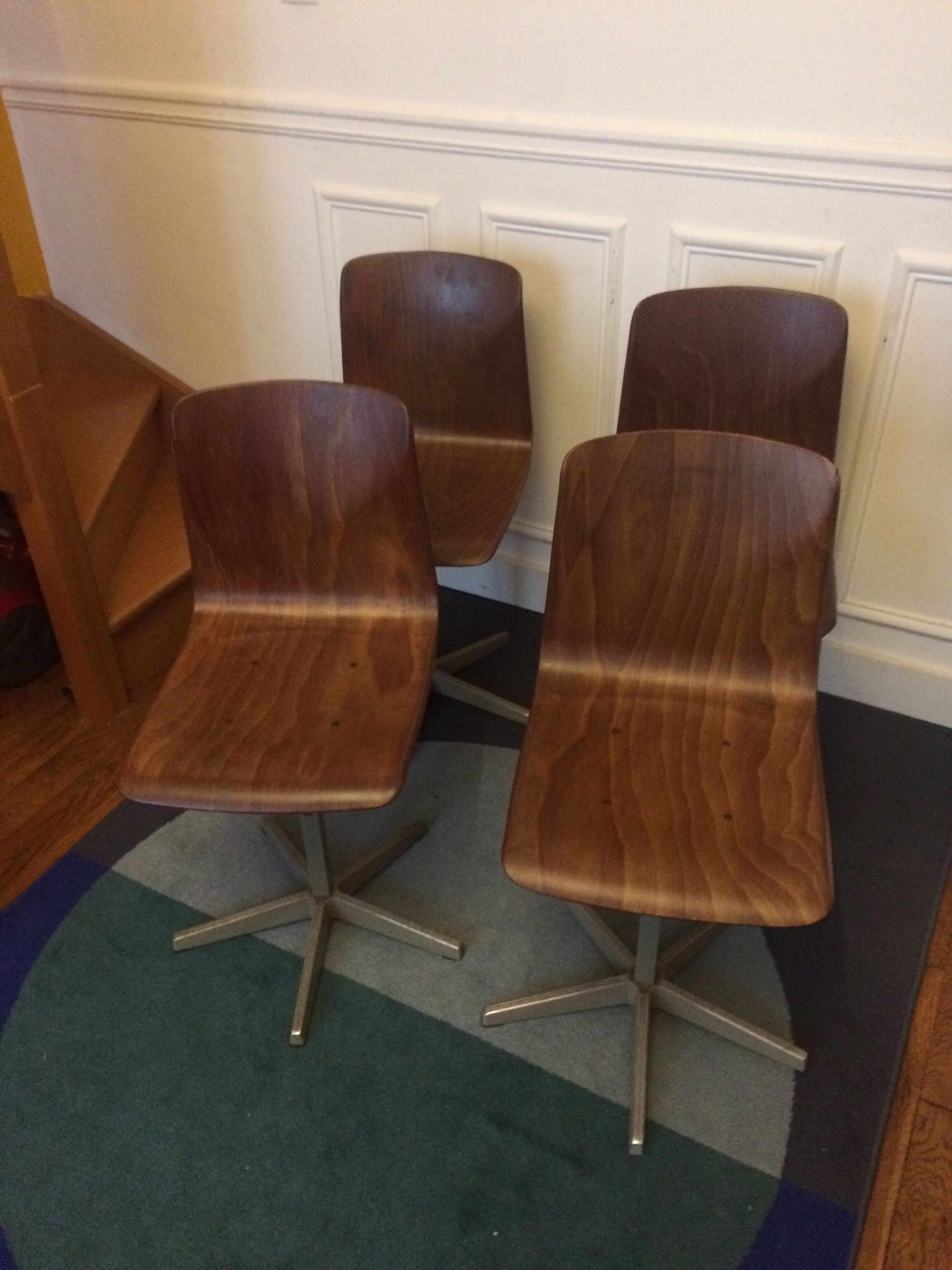 4 Pagholz workshop chairs