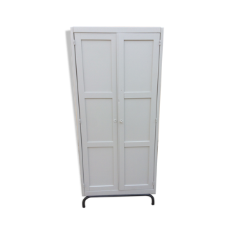 Armoire parisienne