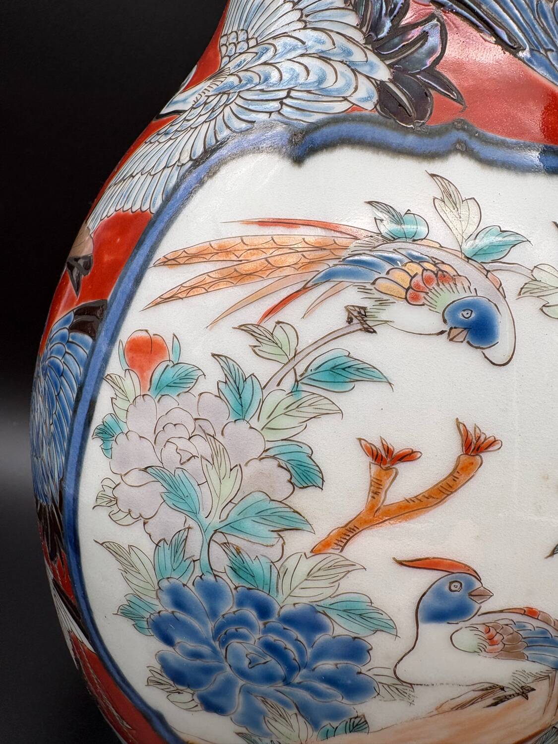 Paire de Vases Cornets Japonais Imari | Décor de Grues & Rouge de Fer
