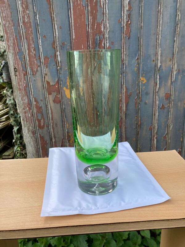 Vase rouleau de jeronim tisljar pour beranek art glas
