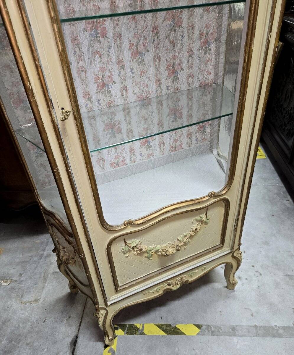 Louis XV / Rococo style display cabinet, painted wood in cream and gold tones.