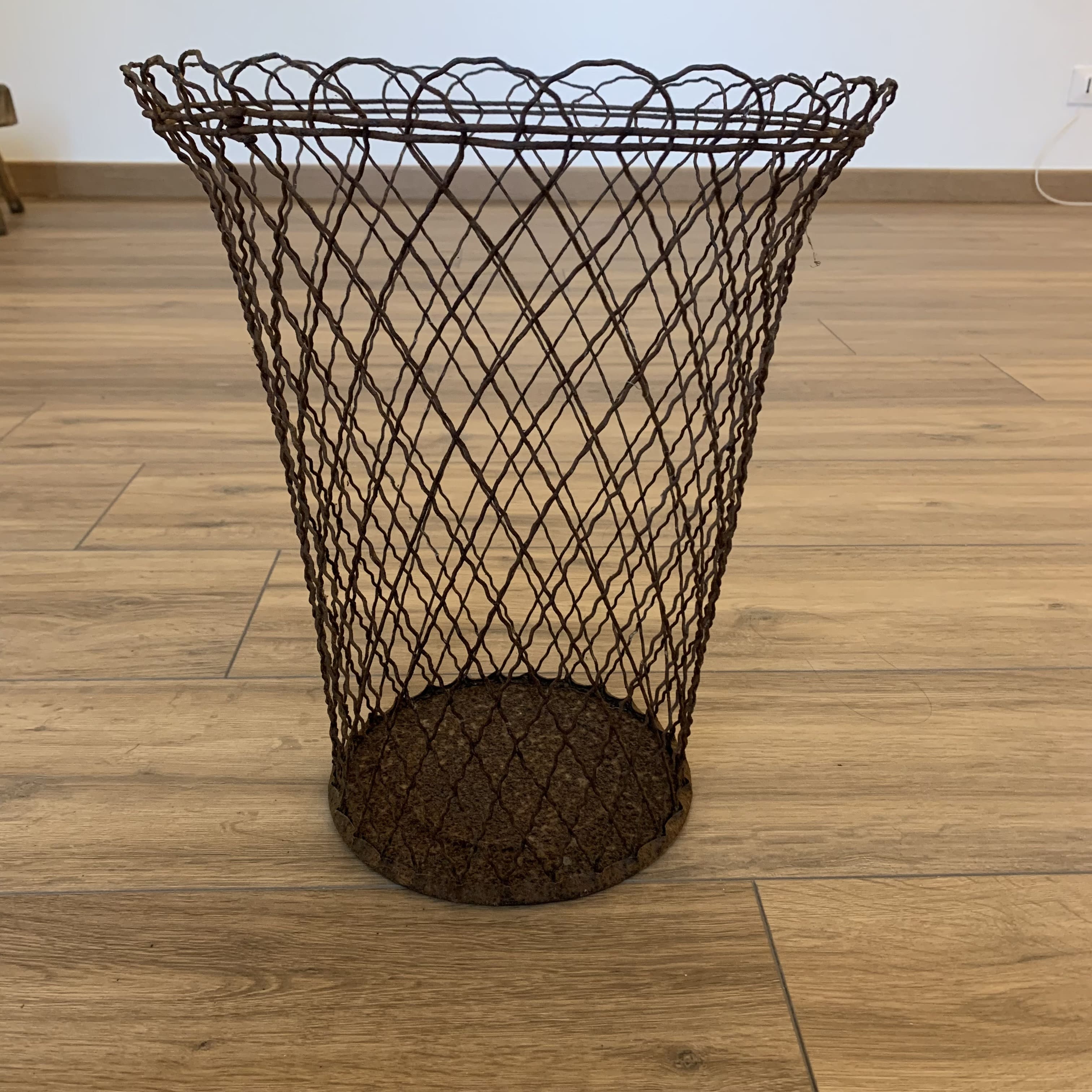 Old vintage paper basket "Grillondu"