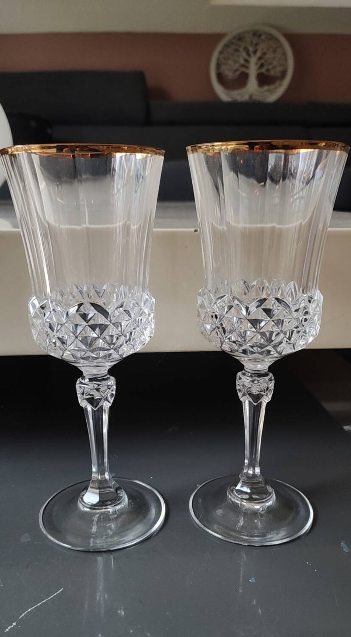 Lot of 6 x Large Wine Glasses. Valencay Gold/Crystal d'Arques model.