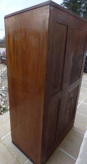 Wardrobe on a plinth in walnut and walnut veneer circa 1940.