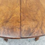 Extending table with 8 legs