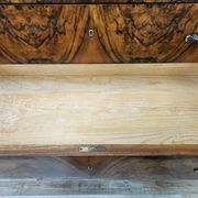 Art Decò chest of drawers from the 1940s in mahogany and briar
