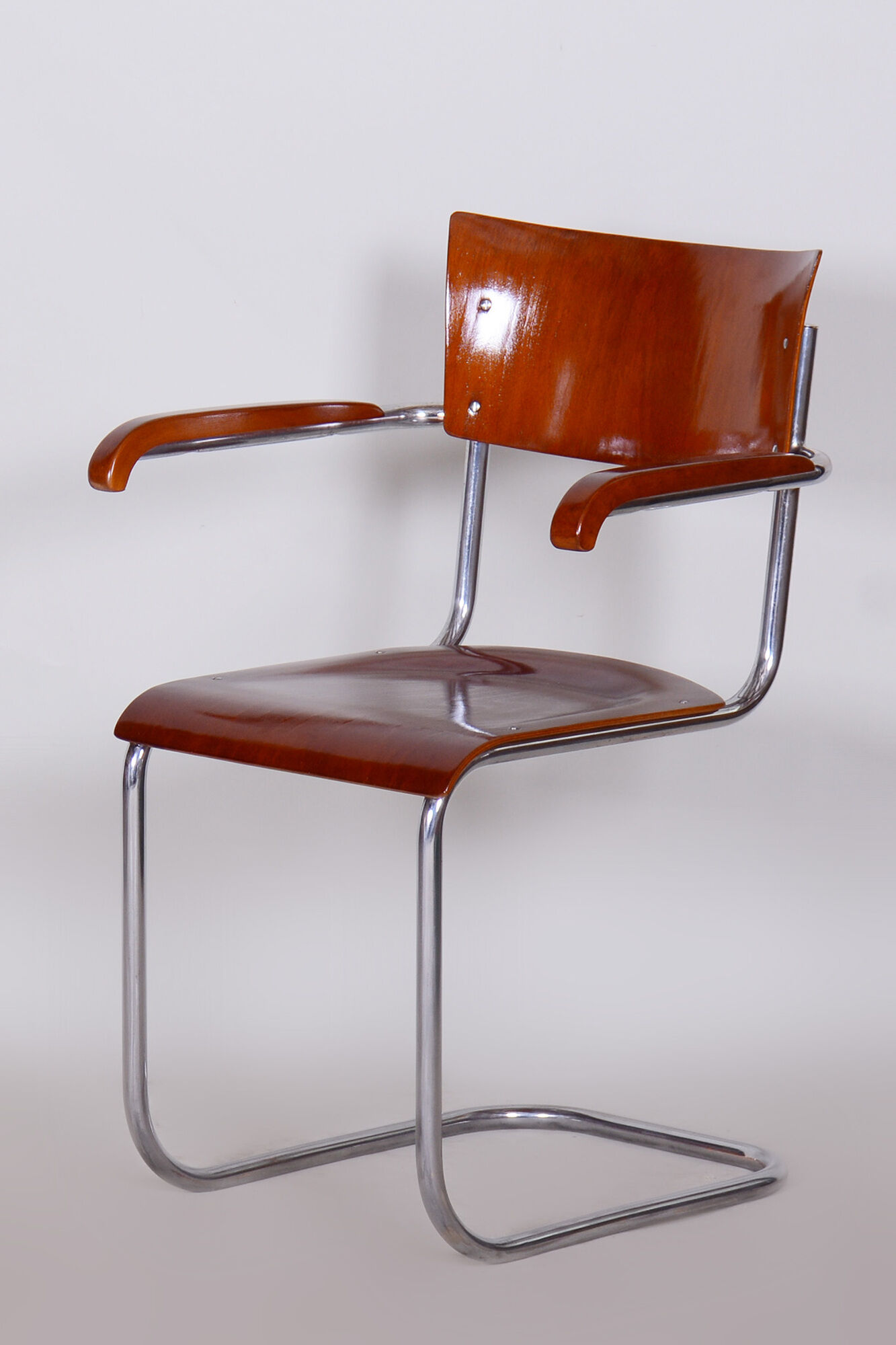 Set of Two Restored Bauhaus Armchairs, Mart Stam, Beech Plywood, Germany, 1930s