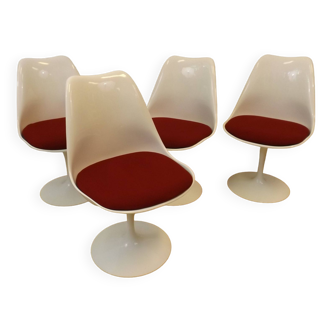 Ensemble de 4 "Tulip"chaises Eero Saarinen