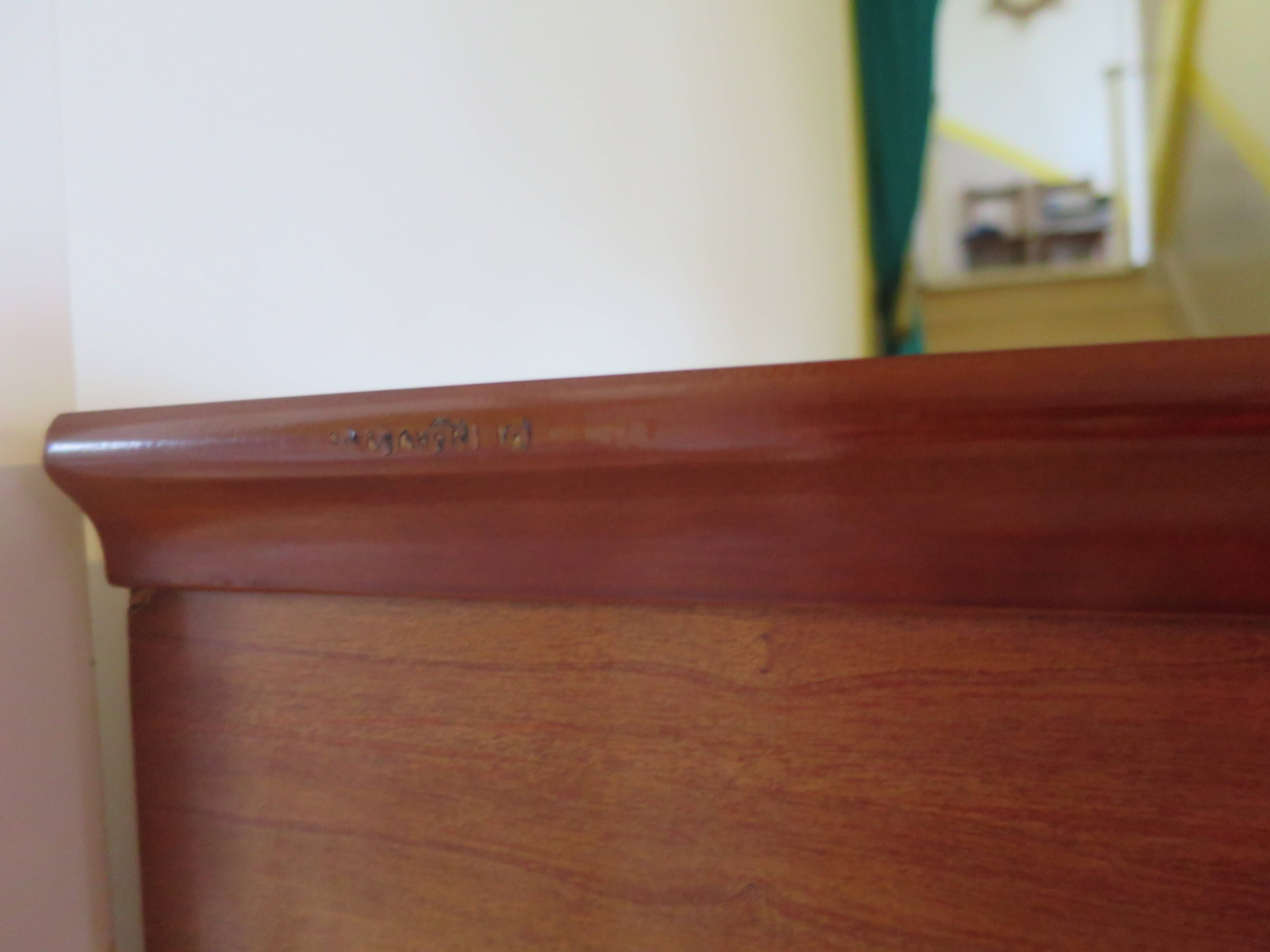 Commode 4 tiroirs – Teinte merisier – Imitation Style Empire – Années 80