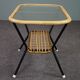 Table basse vintage en rotin Dutch Design avec plateau en verre nuage 1960