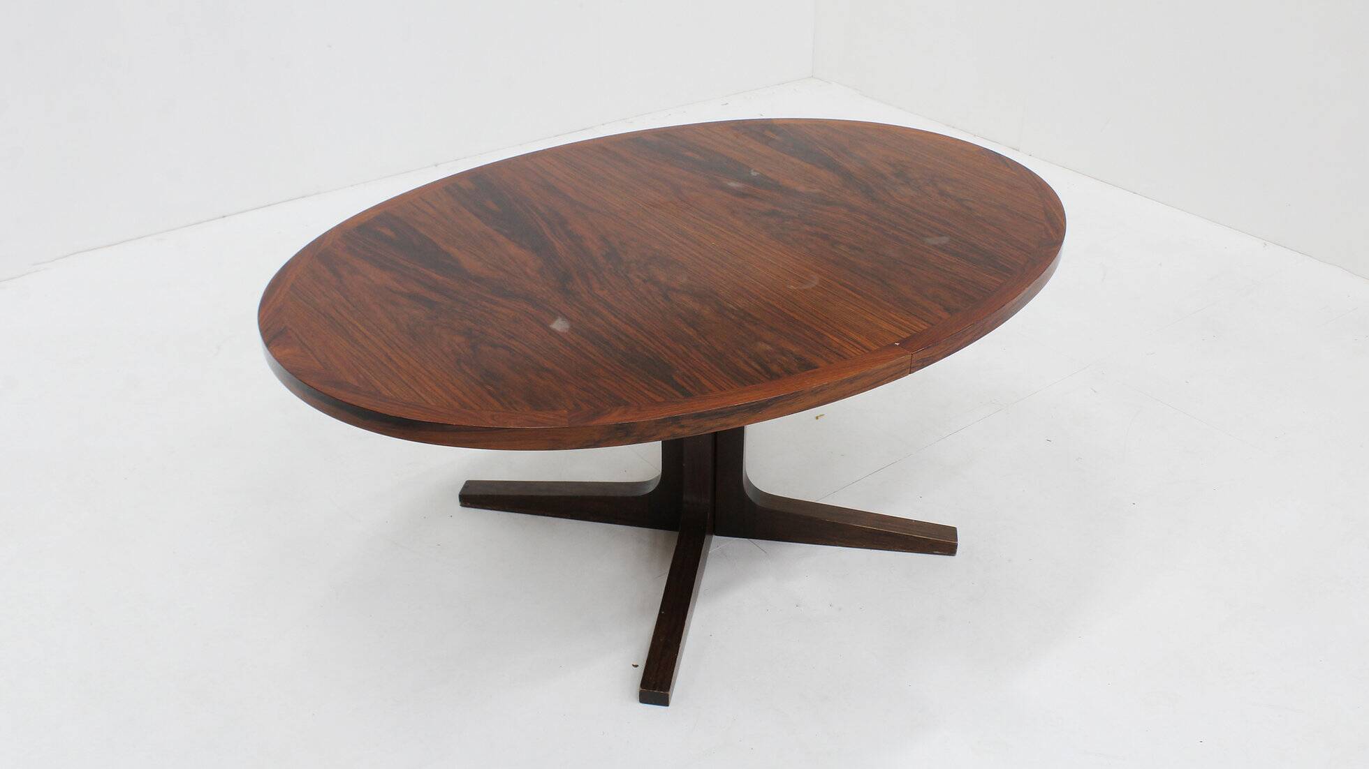 Vintage Danish oval extendable dining table palissander by Dyrlund