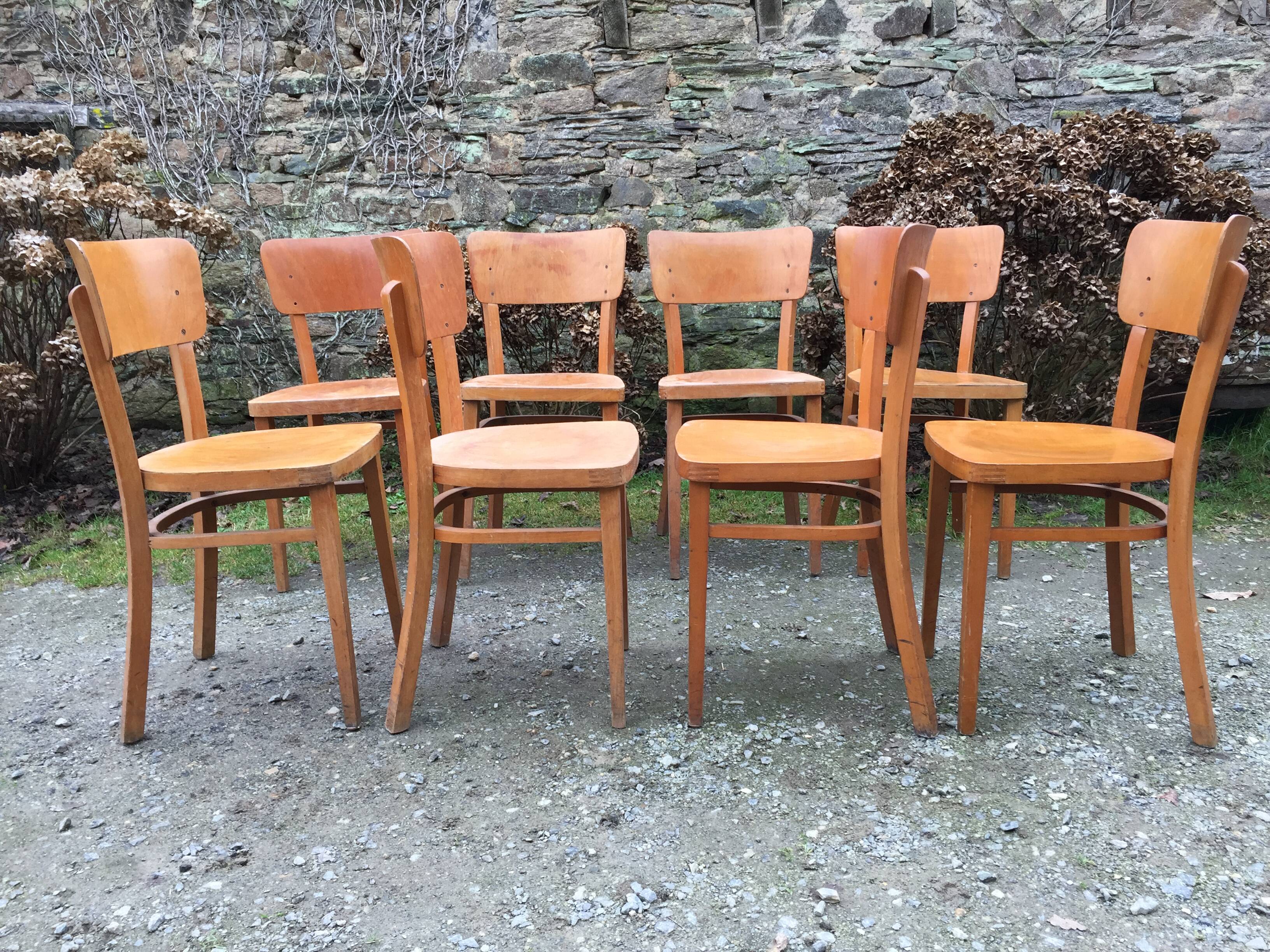 Vintage chairs stamped Thonet in curved beech wood and curved cp backrest.