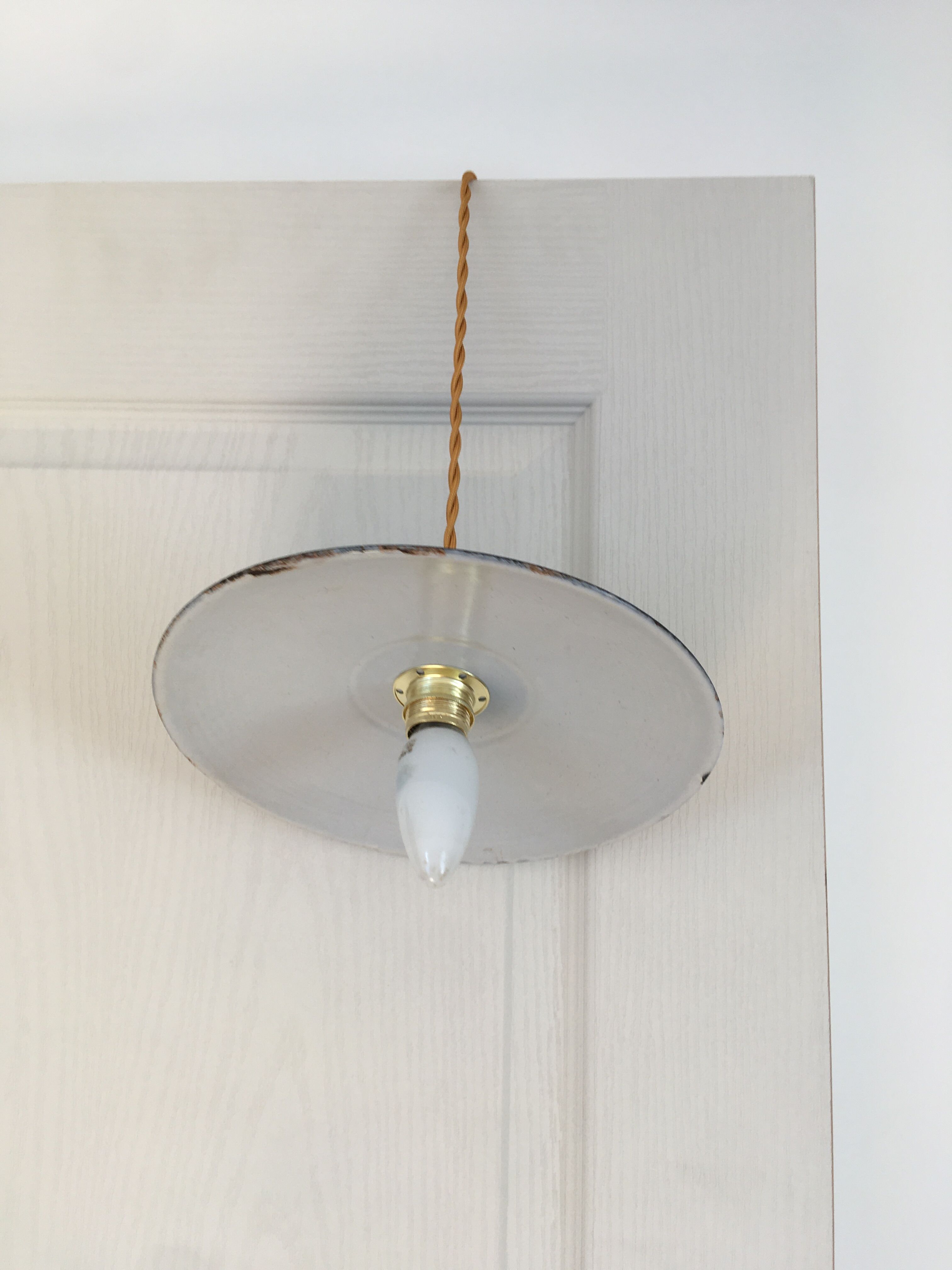 Pair of suspensions in black & white enamelled sheet metal