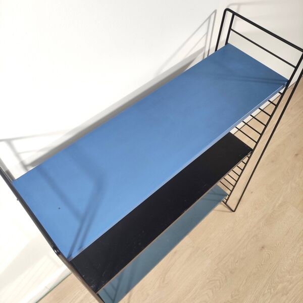 Étagère autoportante avec étagères en métal par A. Dekker – Tomado