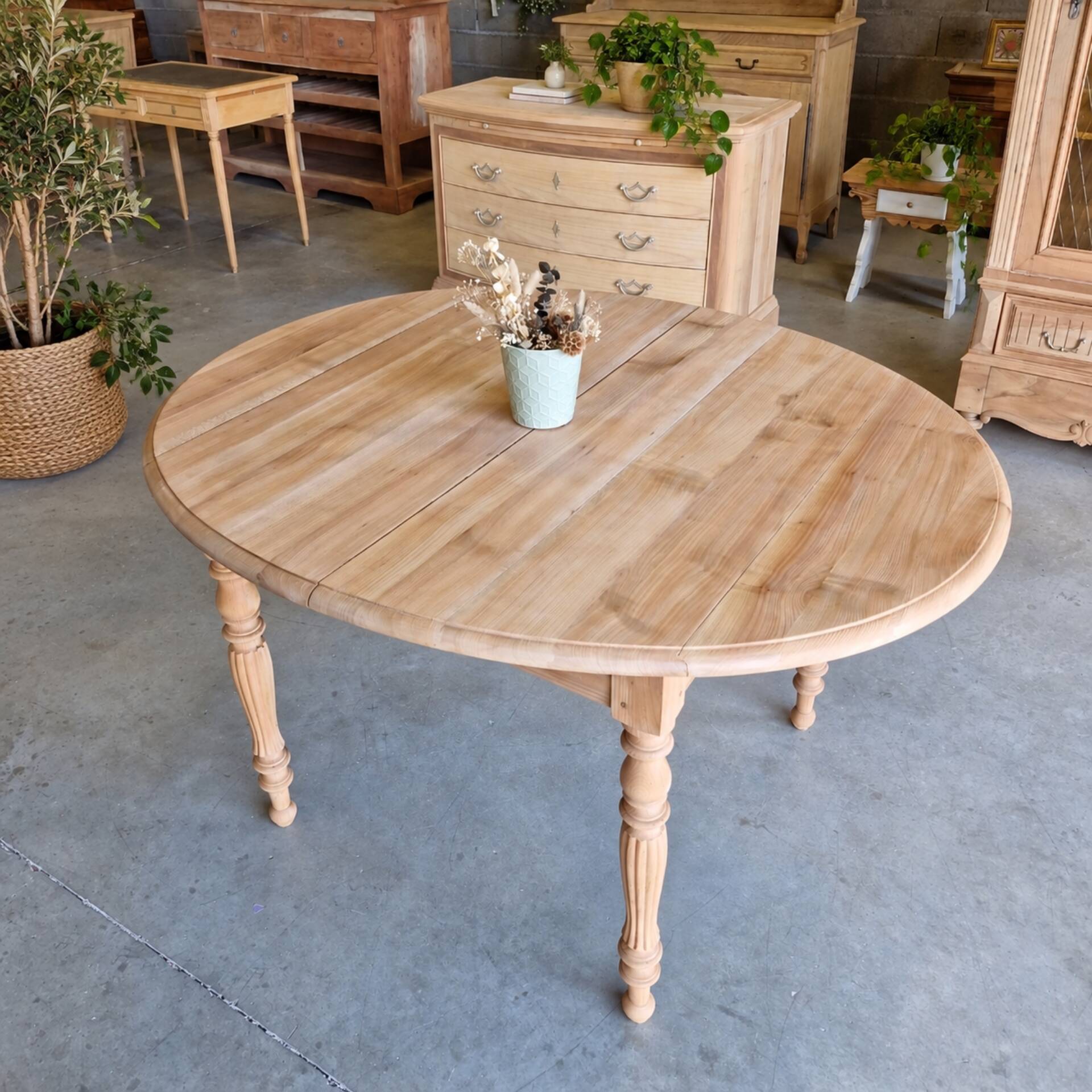Oval solid cherry wood table with drop leaves + 2 extensions