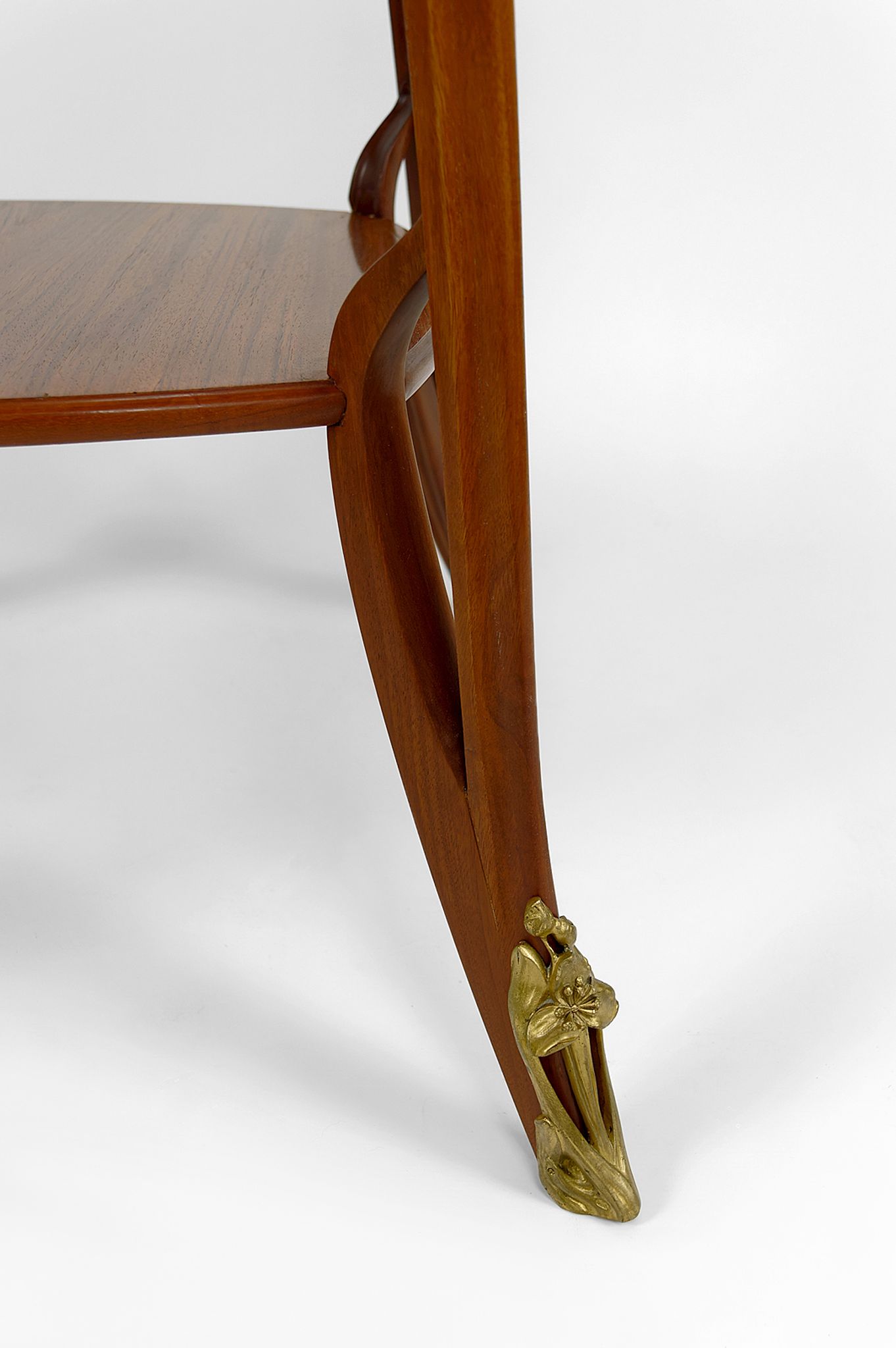 Pedestal table "Olga" by Louis Majorelle in mahogany, France, circa 1900
