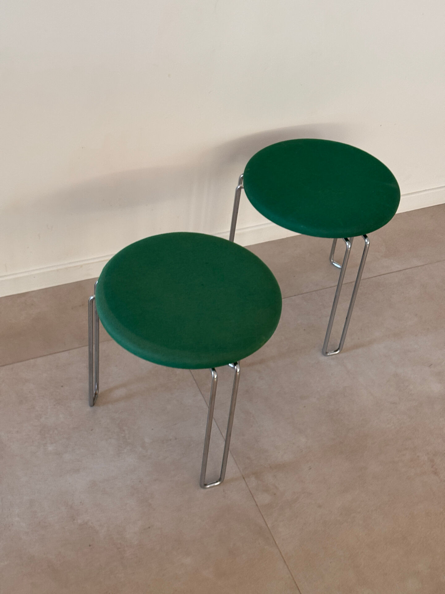 Pair of vintage Italian design stools from the 80s.