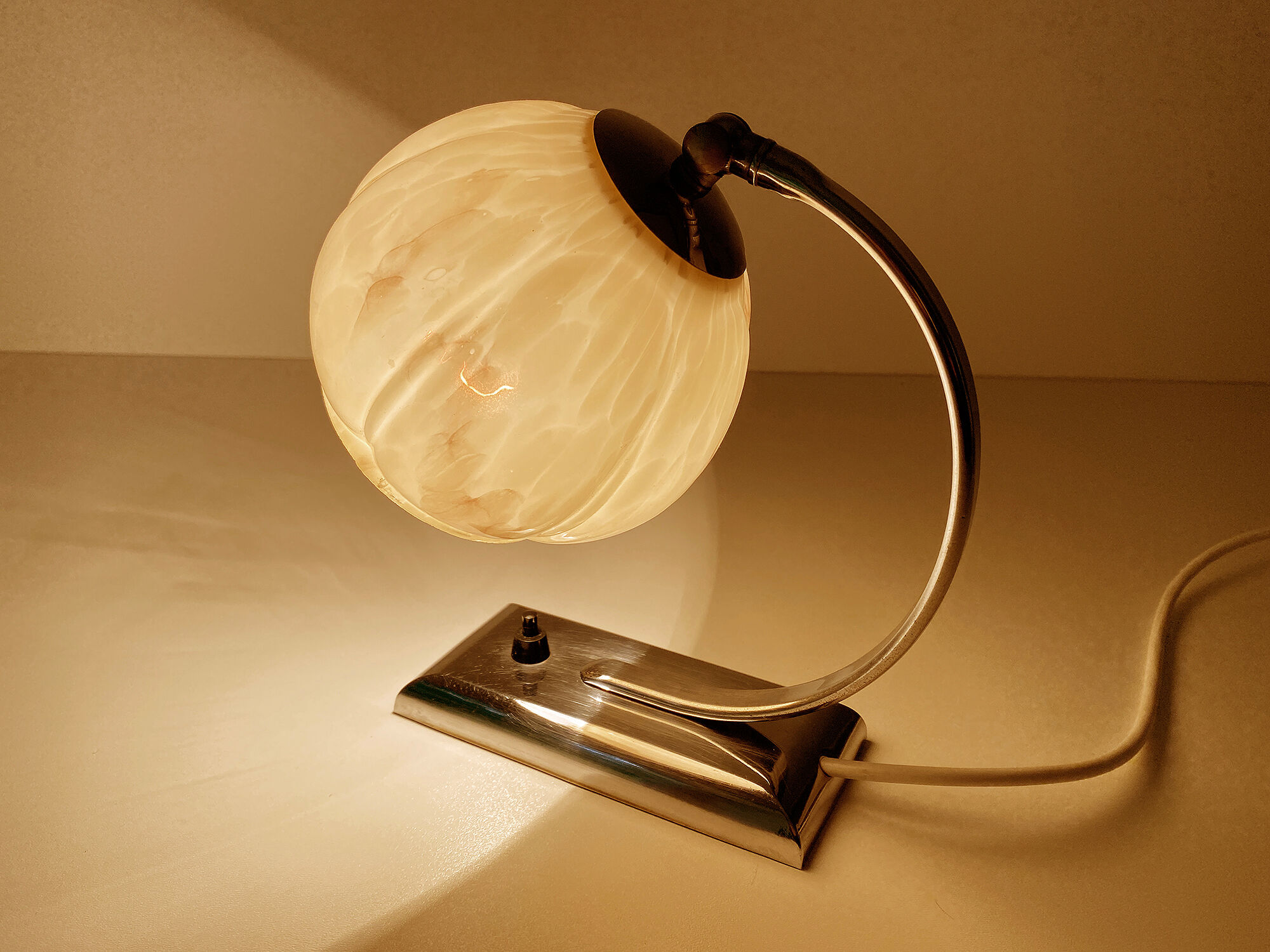Table lamp art deco bauhaus, vintage 30s, opaline pink chrome