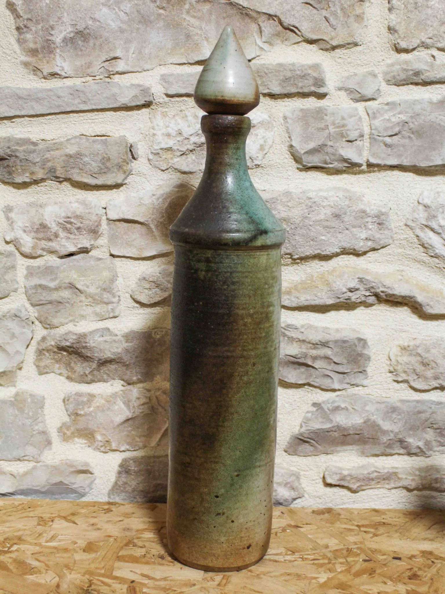 Grande bouteille en céramique émaillé par Michel Woop à Grimaud