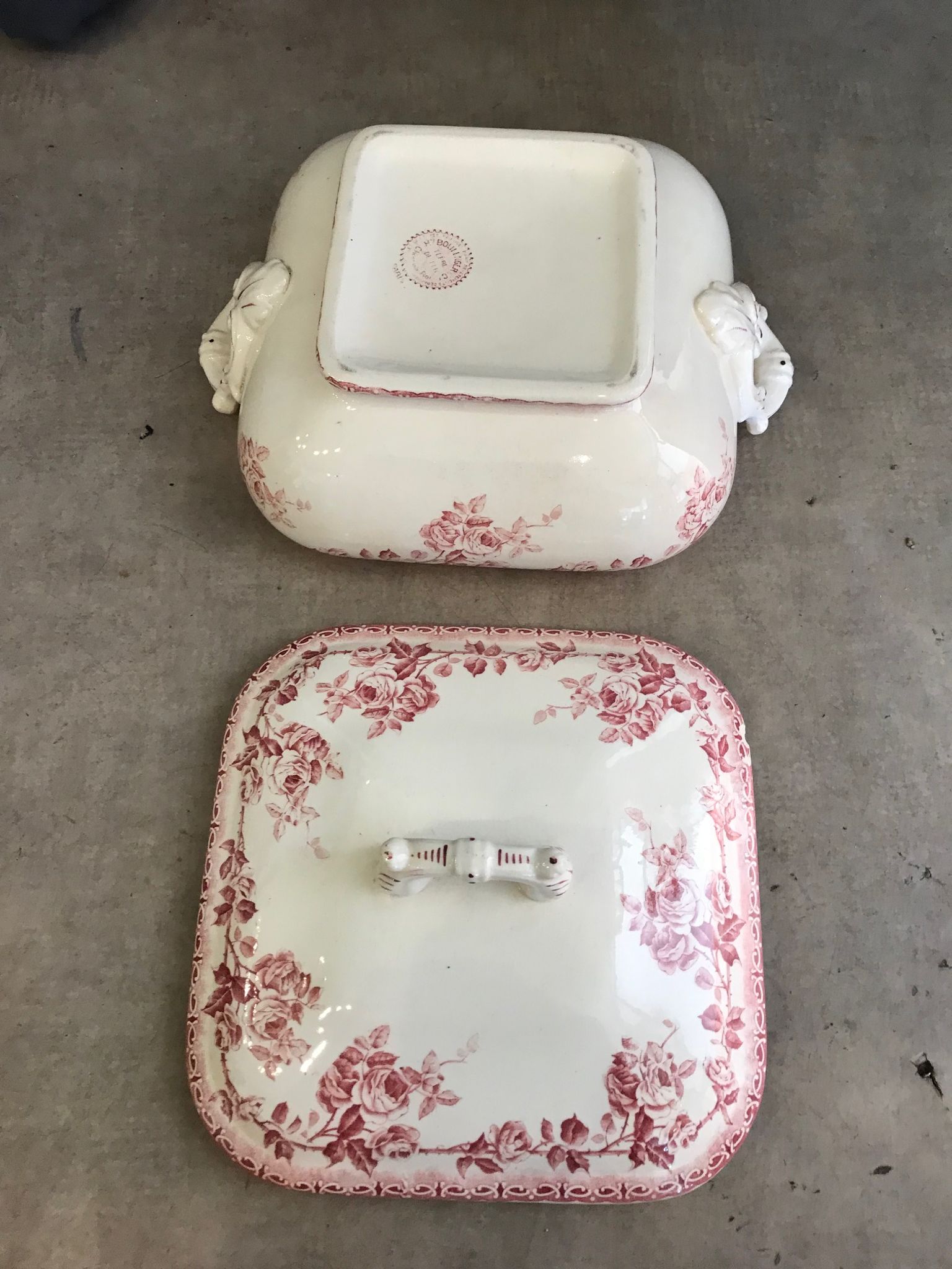 XIXth vegetable dish by Manufacture of Choisy le Roi