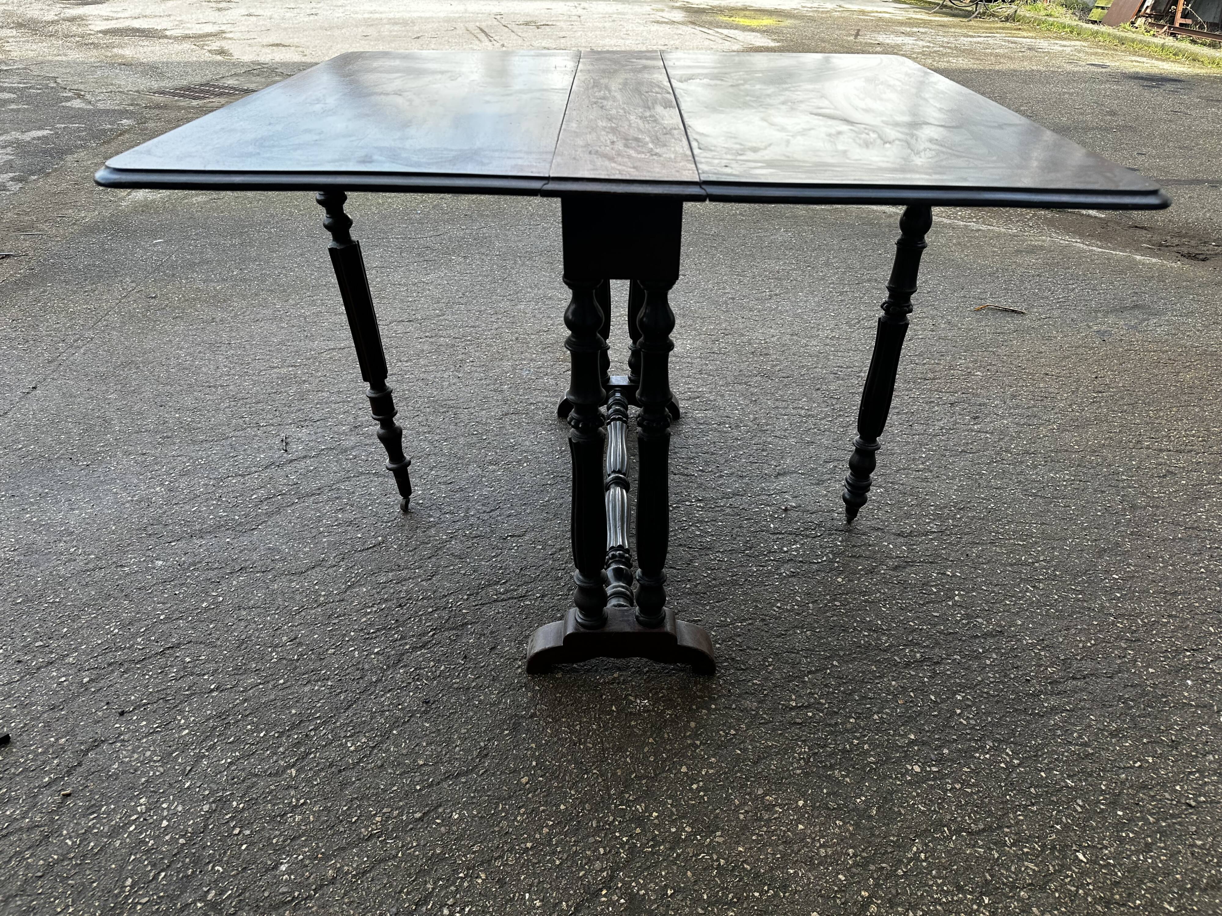 Victorian Mahogany Gate-Leg (folding) Table