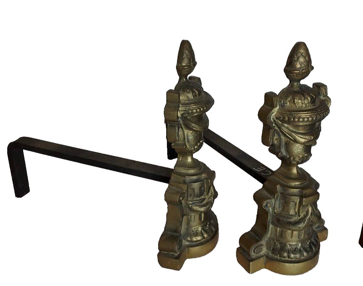 Paire de chenets en bronze