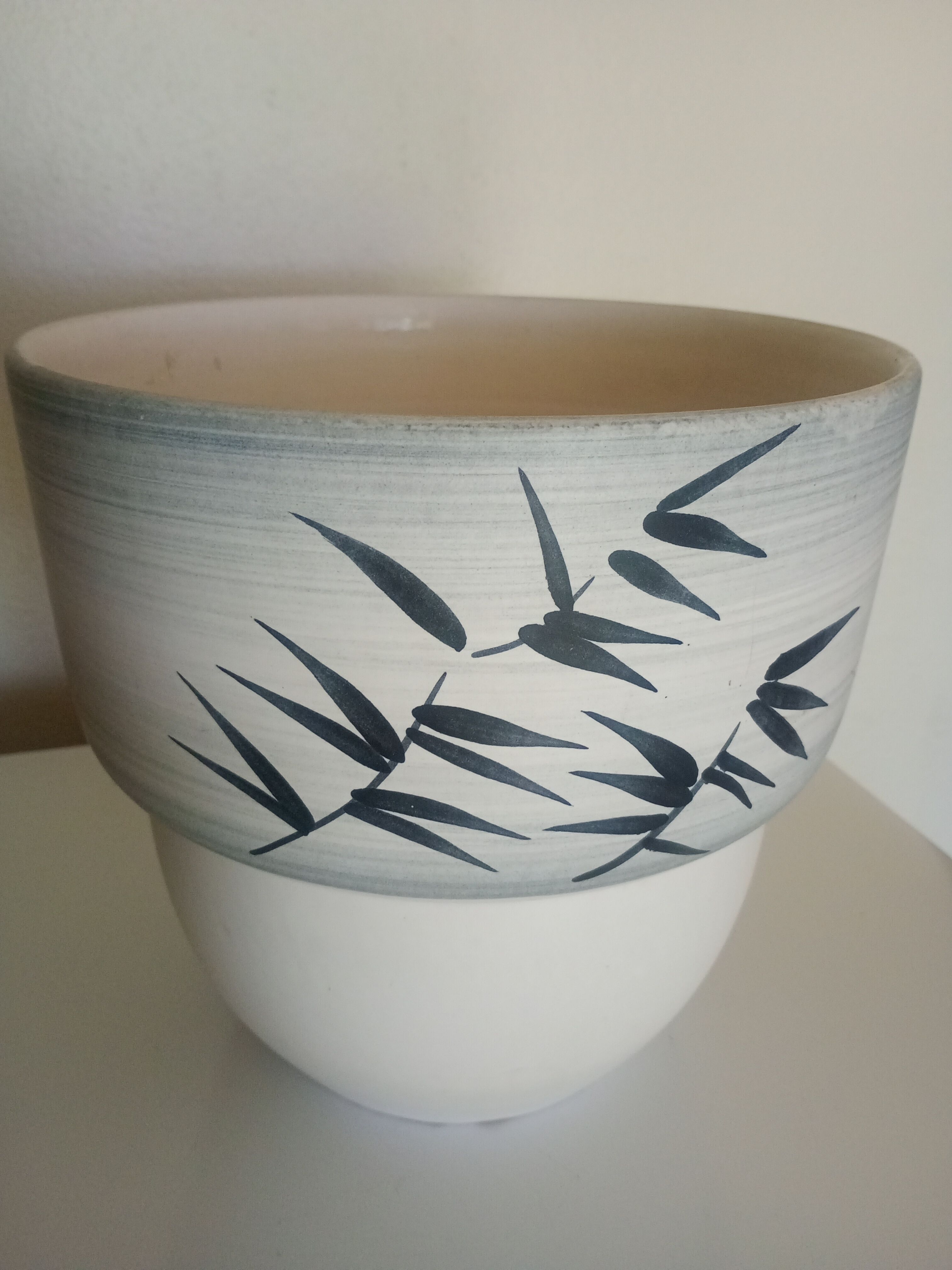 Paul MILLET in Sèvres - White & grey-blue vase - Black painted foliage