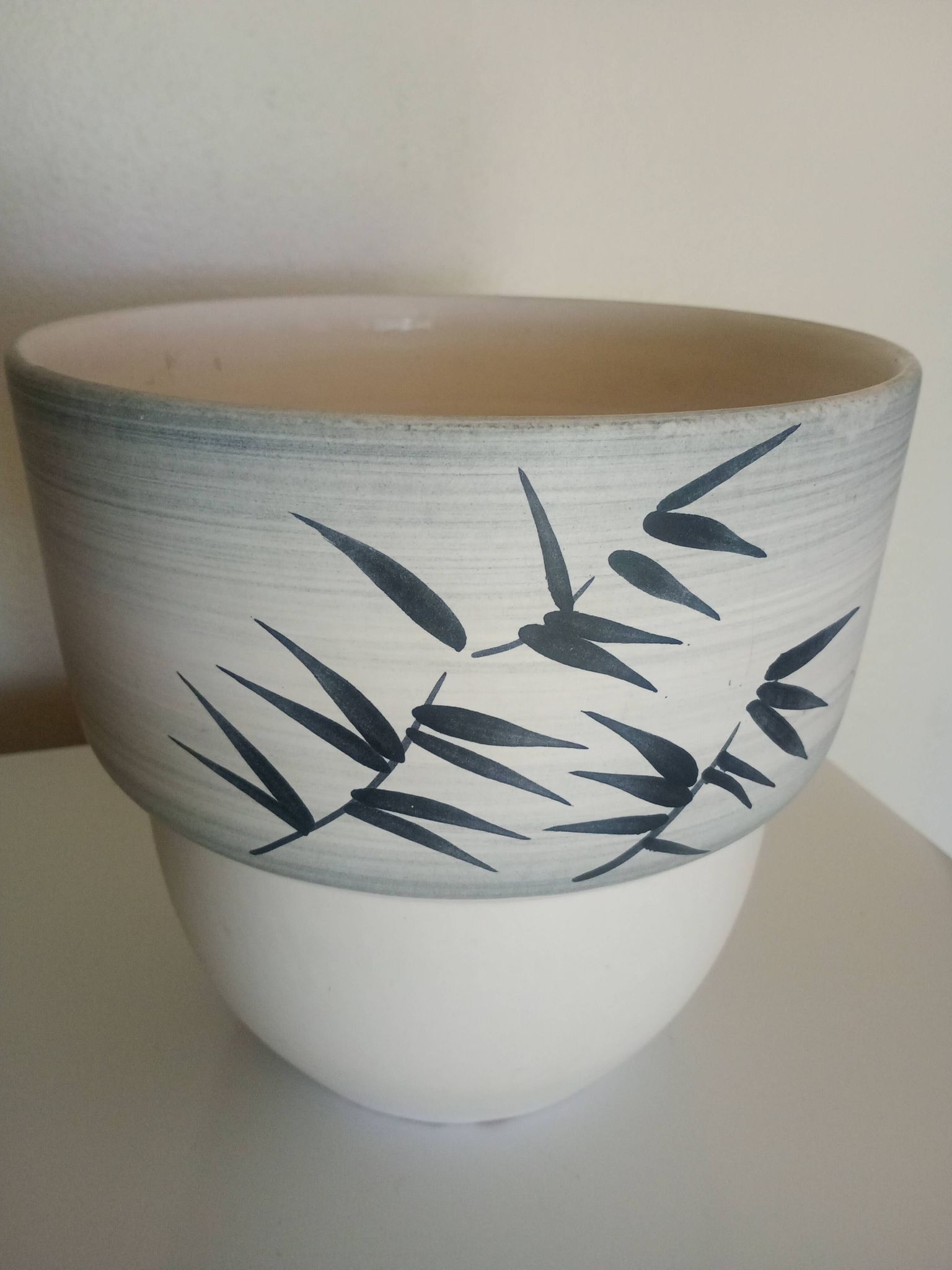 Paul MILLET in Sèvres - White & grey-blue vase - Black painted foliage