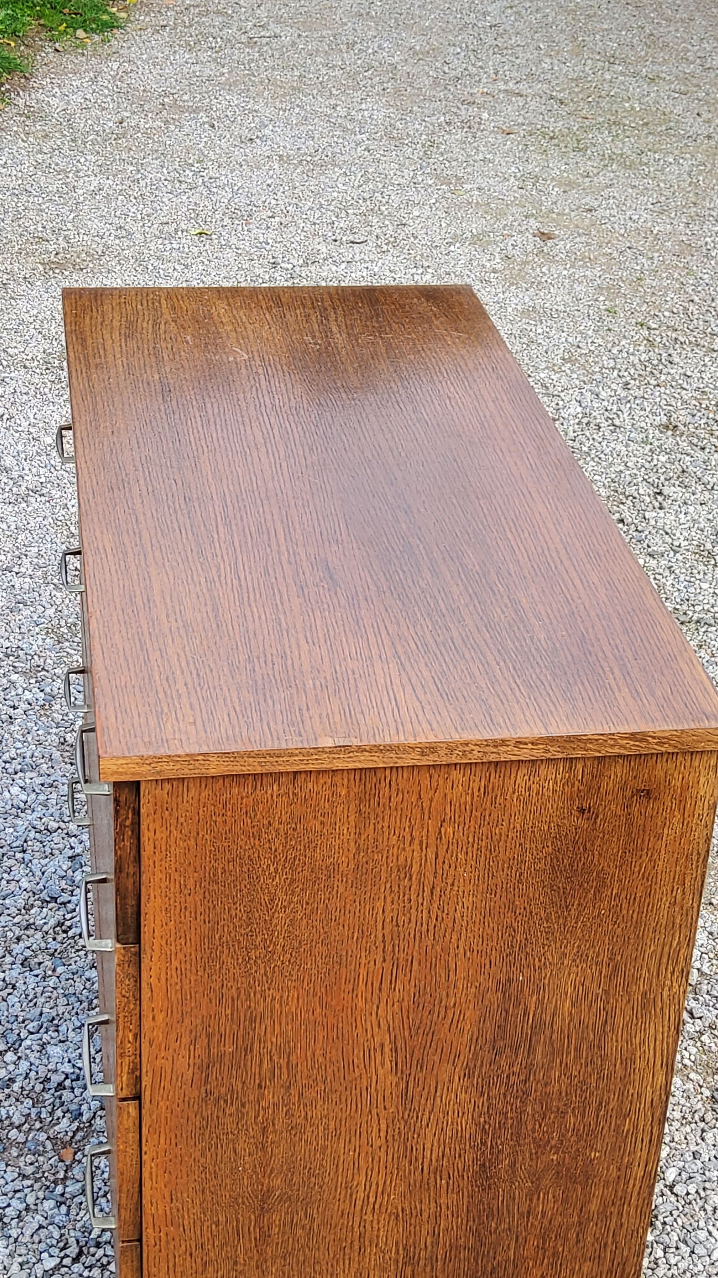 Vintage chest of drawers from the 50s/60s in oak 4 drawers feet bobbin