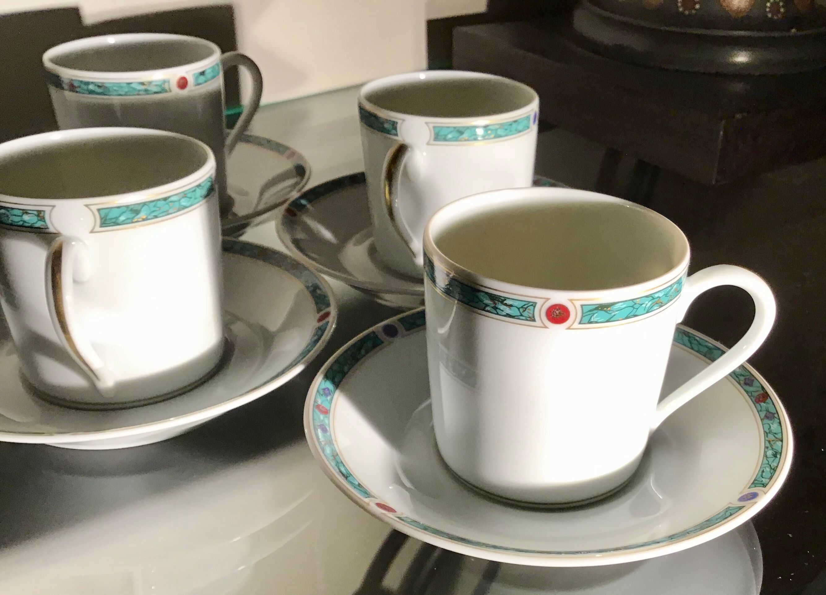4 cups and saucers made of porcelain from Limoges, Haviland, green Châtelaine model