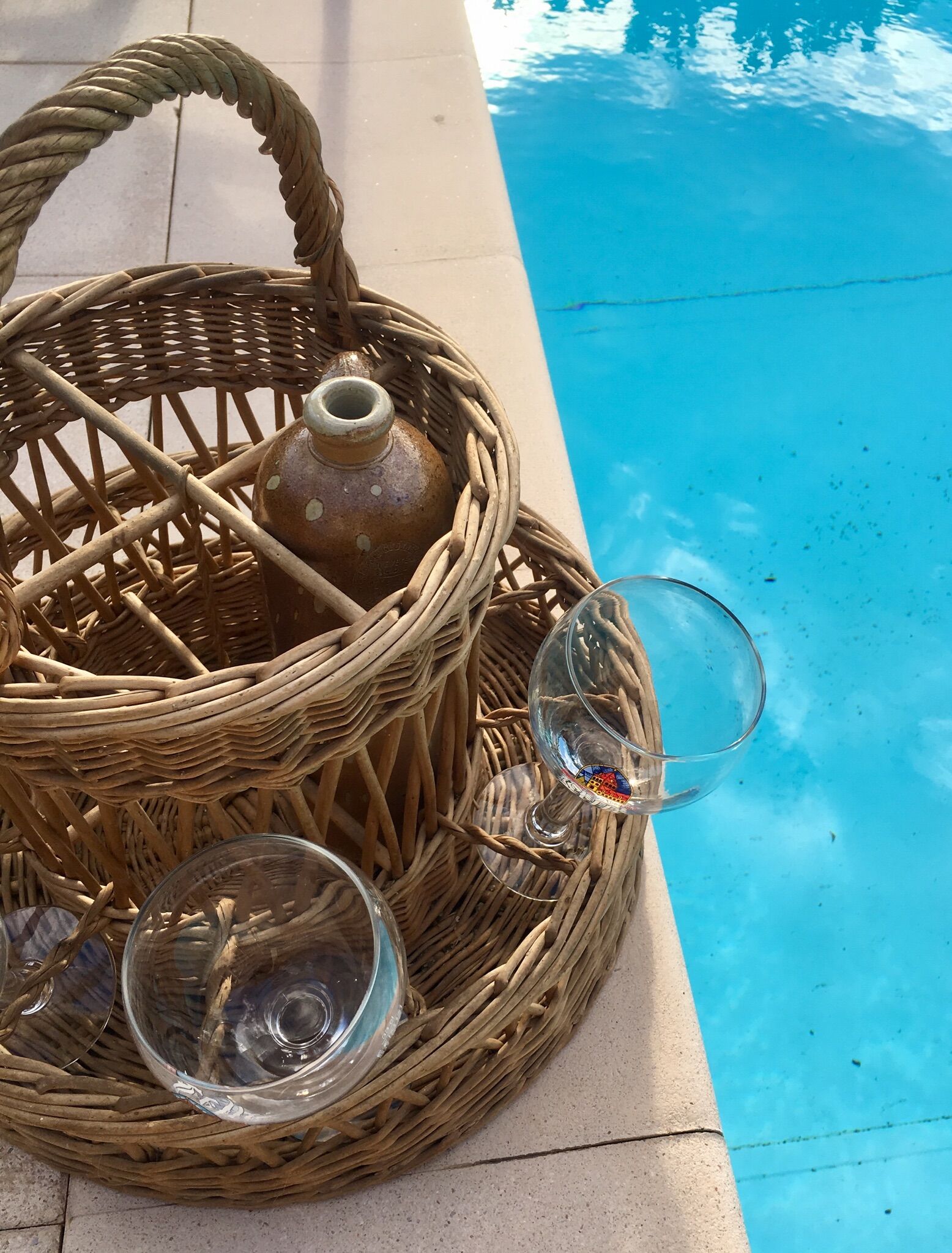 Vintage braided wicker basket-bar