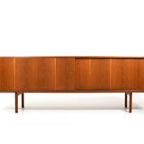 Mid Century fine Danish Sideboard in Oak 1960s.