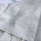 Nappe vintage blanche aux lilas, monogrammée  GSS