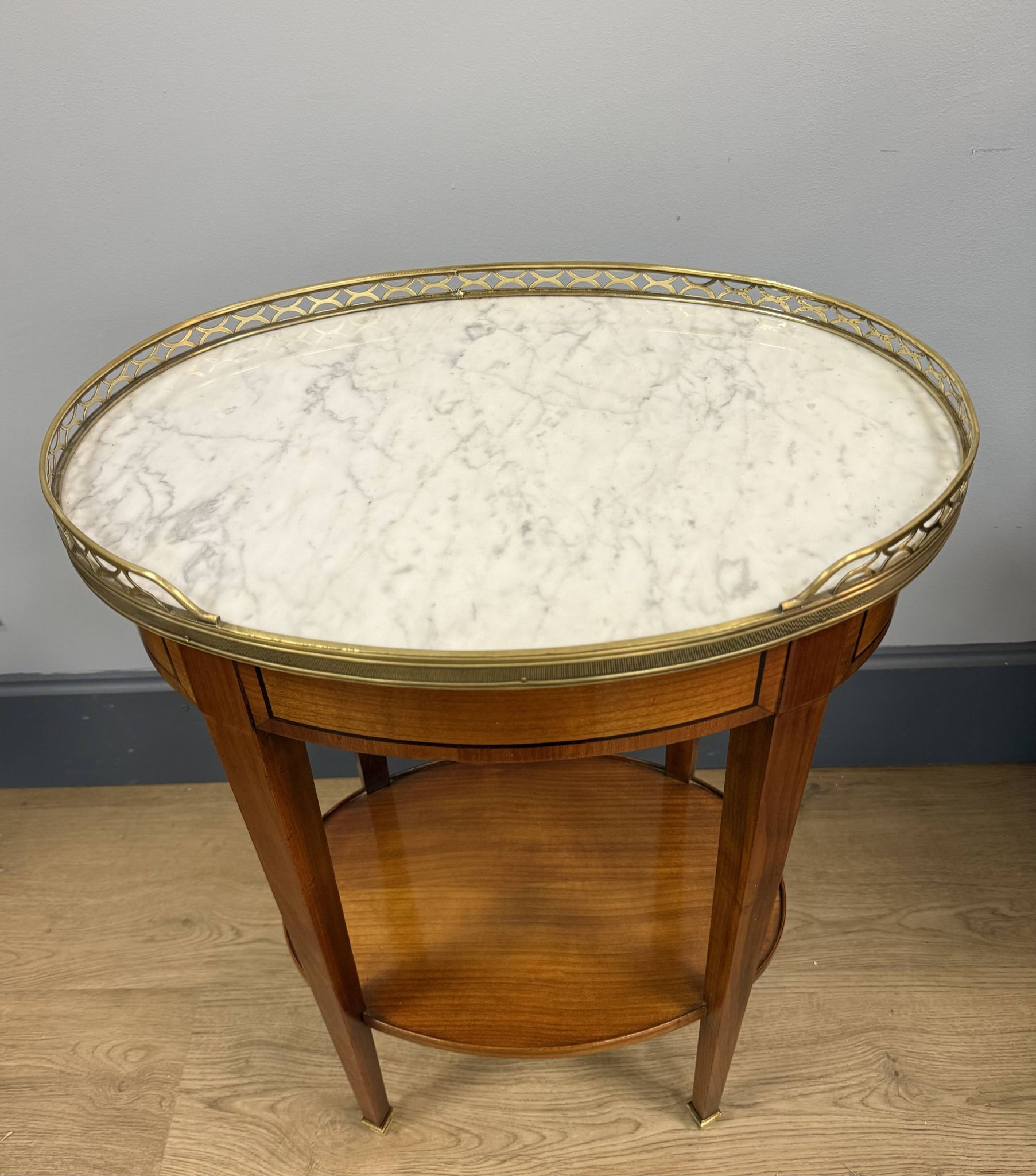 Table bouillotte de forme ovale