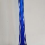 Soliflore in twisted blue glass