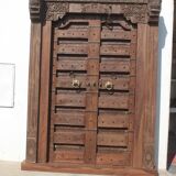 Indian door in old teak piece and patina of origin