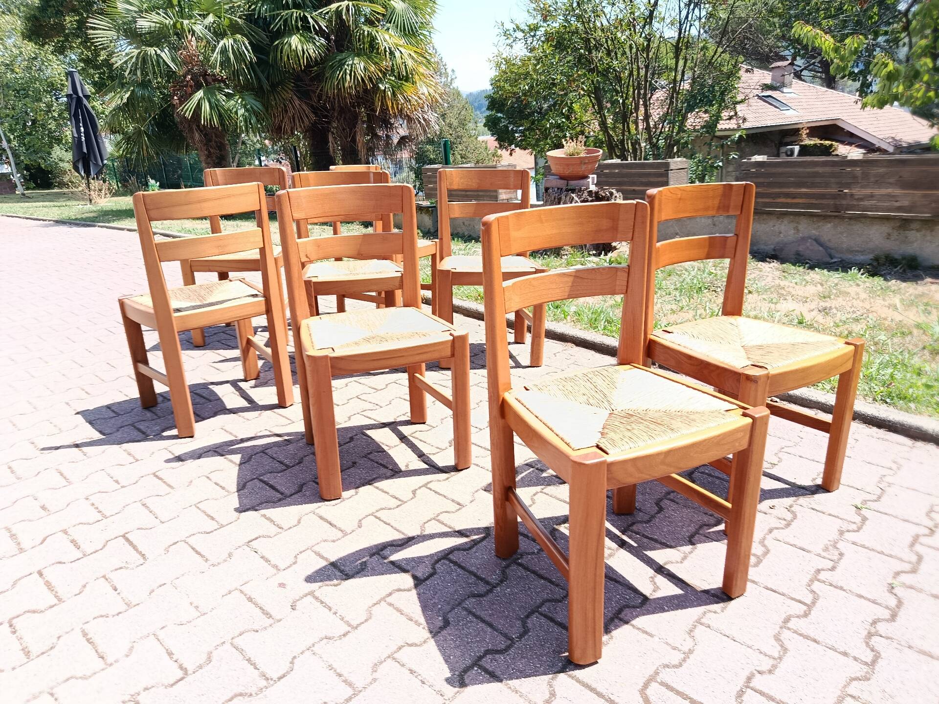 8 brutalist chairs in elm (Regain)