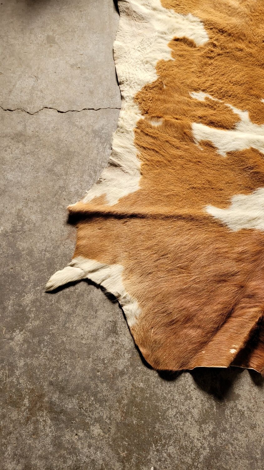 Tapis peau de vache vintage 1970