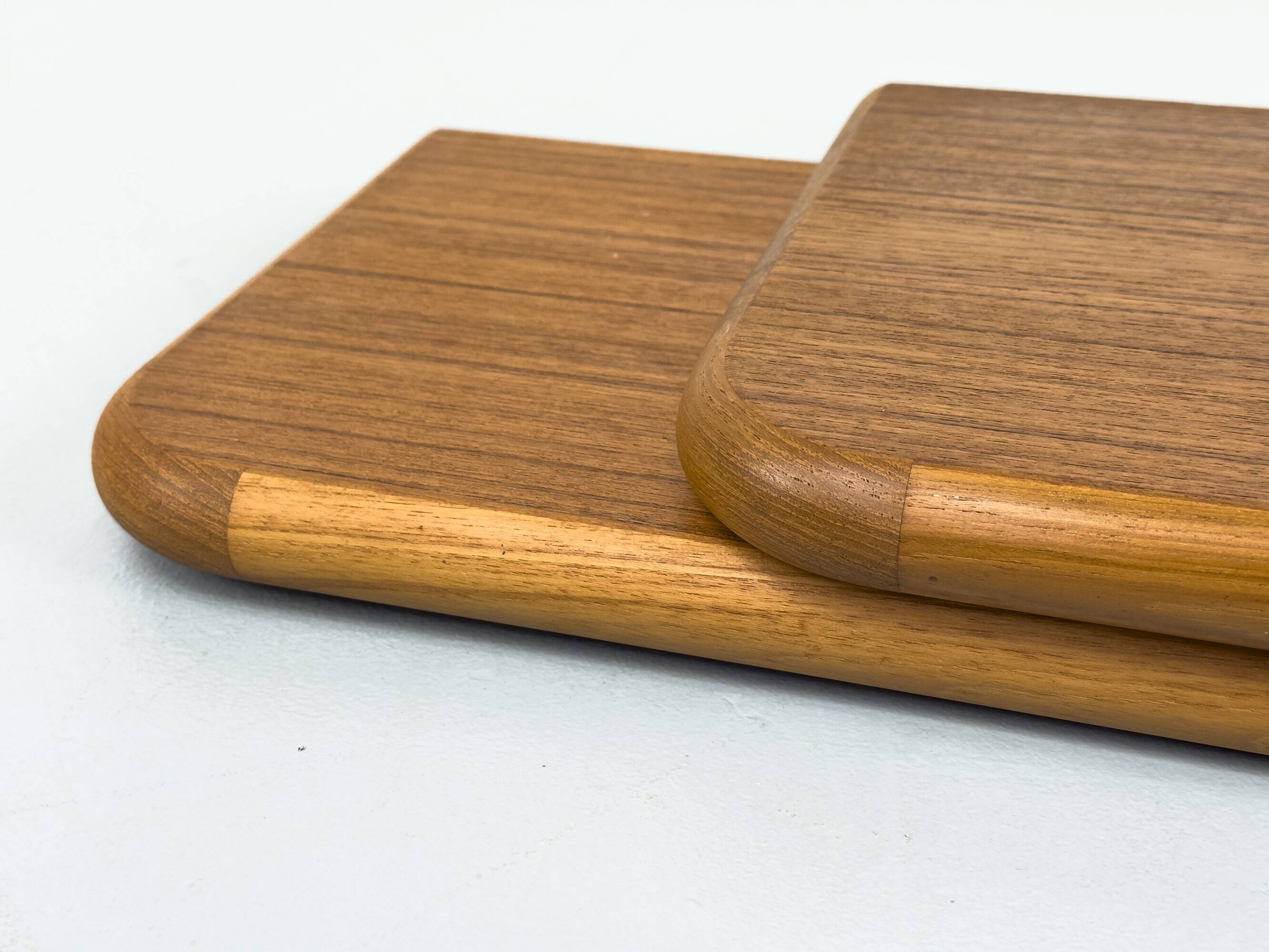 Ensemble de 2 étagères murales en teck du milieu du siècle, années 1970