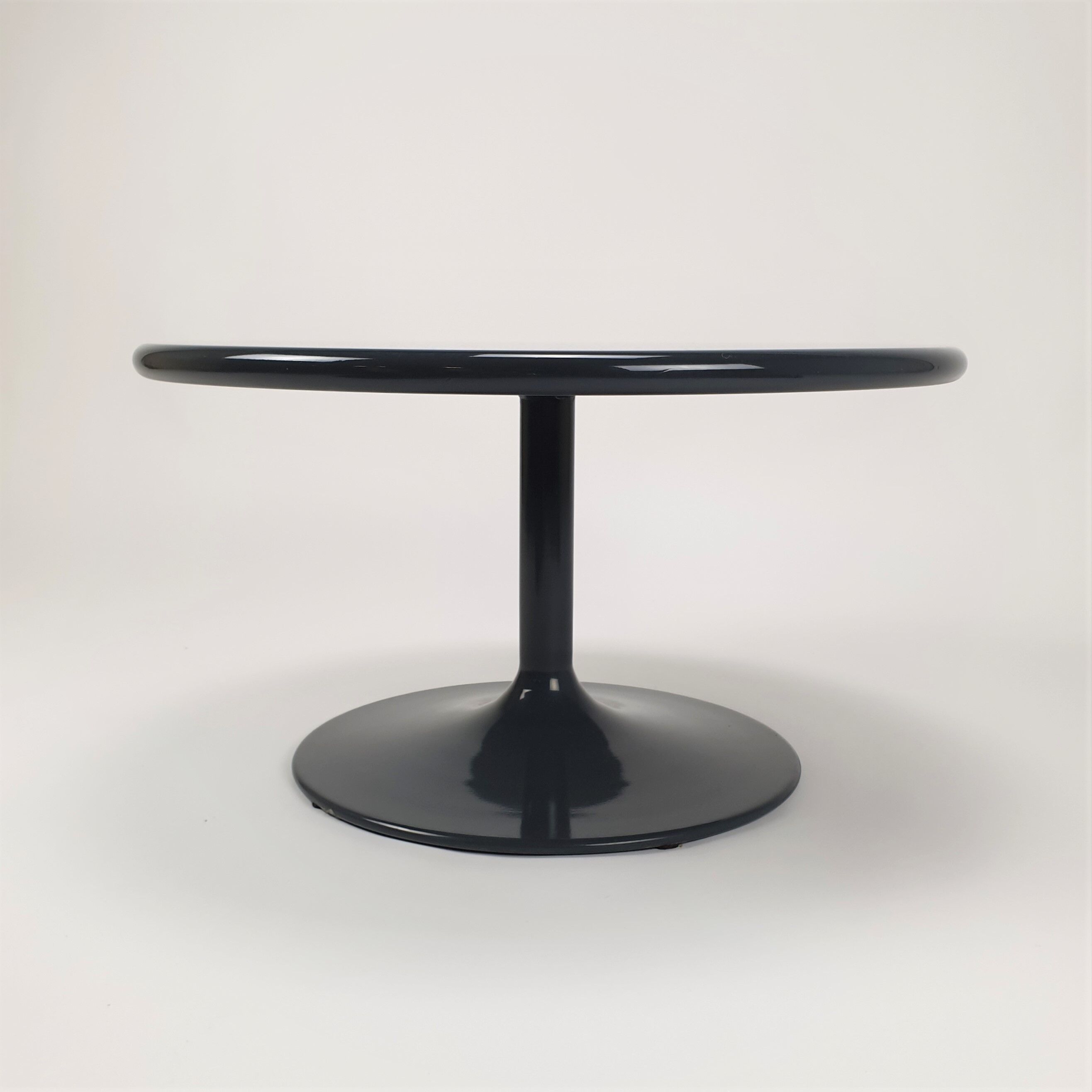 Coffee table by Pierre Paulin for Artifort, 1960s