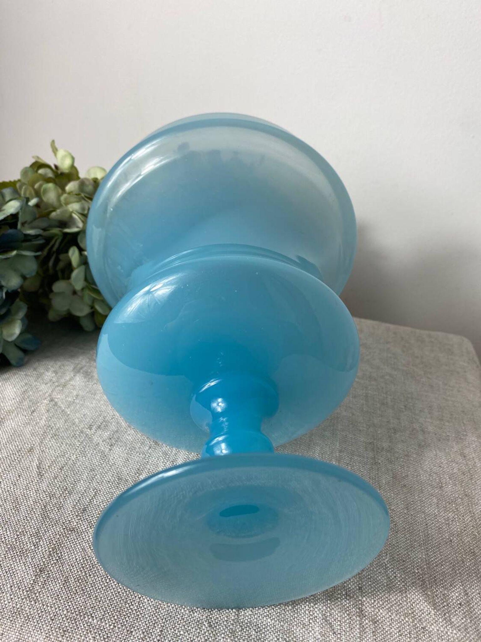 Vase vintage en opaline bleue