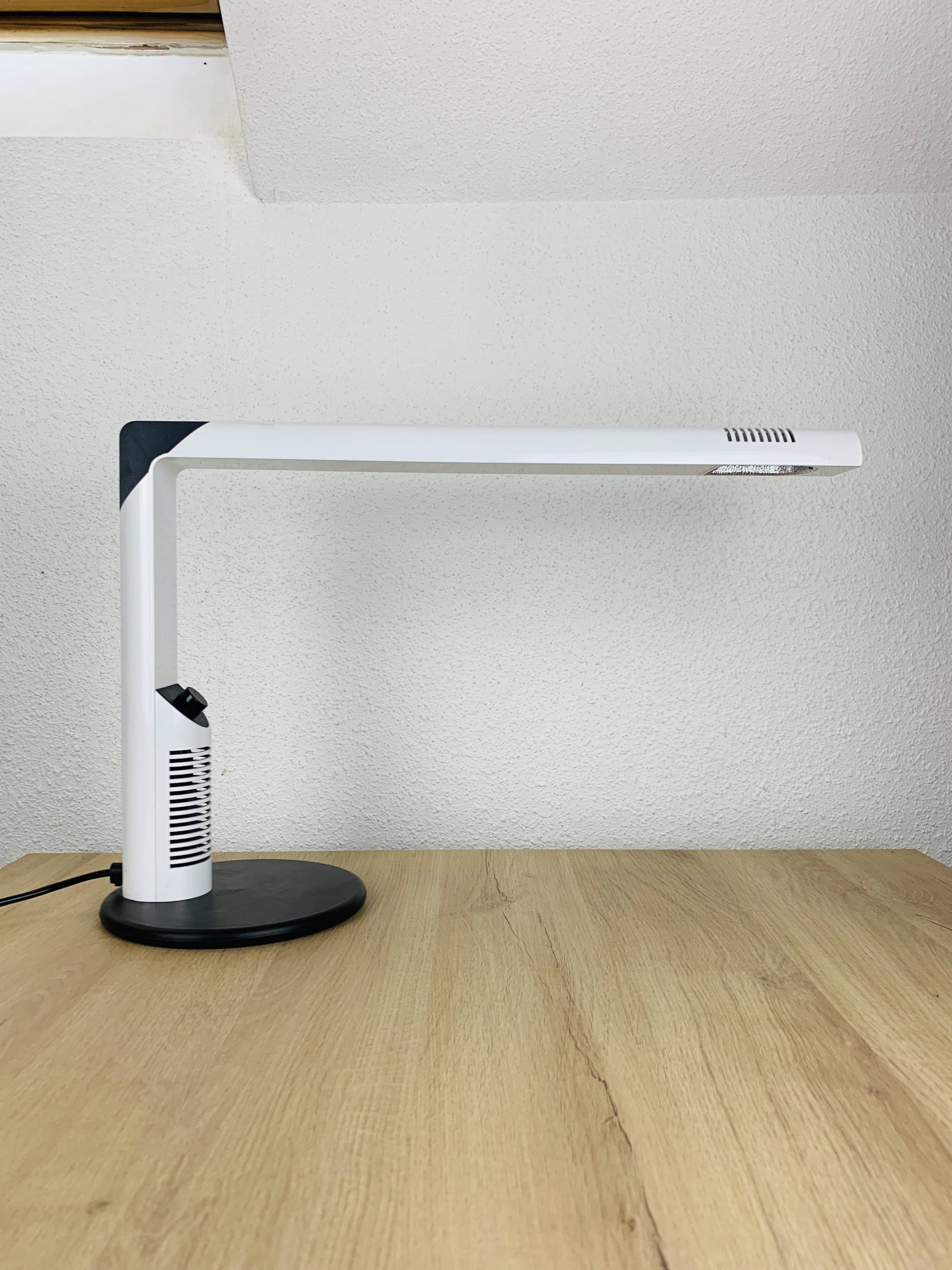 Abele desk lamp by Gianfranco Frattini for Luci Italia