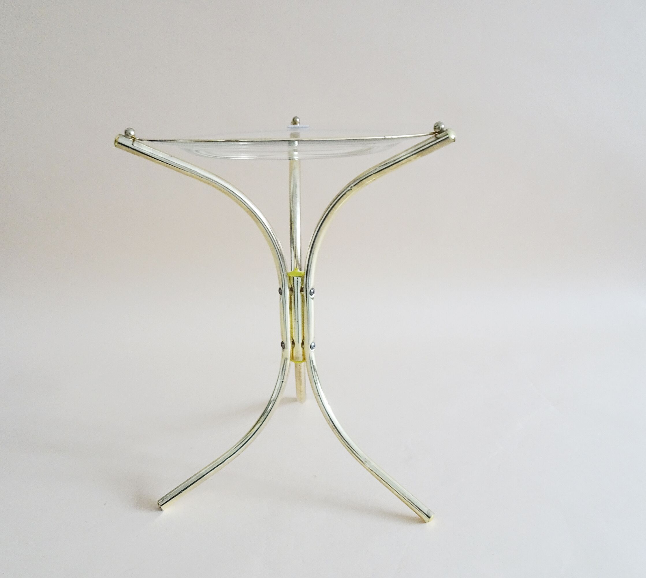 Table d'appoint en verre et métal doré